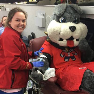 Fresno State mascot donating blood