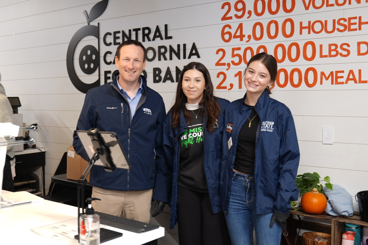 Josh Fryday and College Corps Fellows at the California Food Bank posing for a photo.