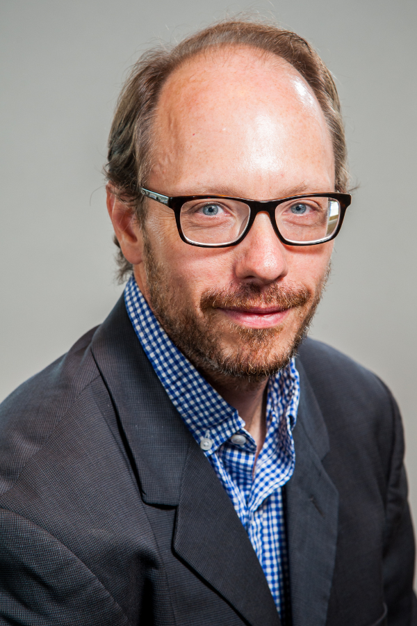Headshot: Dr. Sergio La Porta