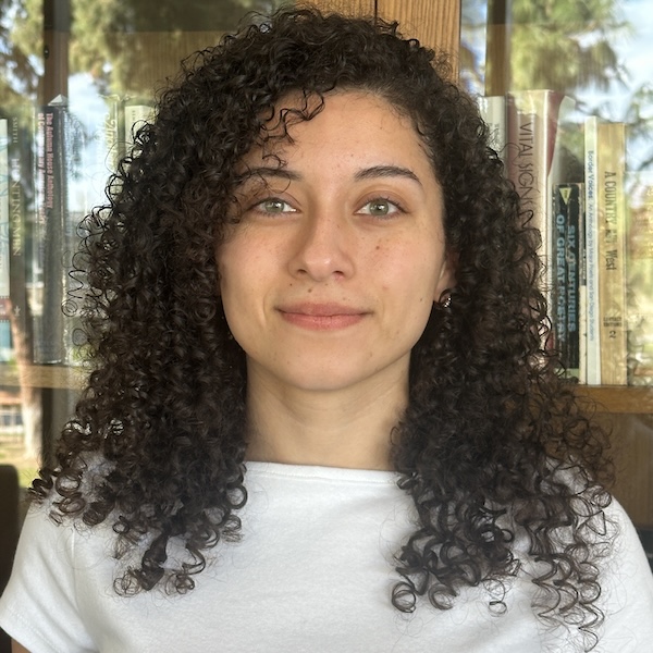 headshot of Daniela Gomez-Angulo