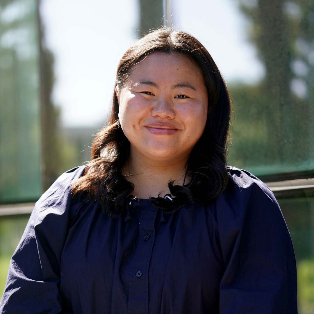 Hnub Lee, Administrative Assistant